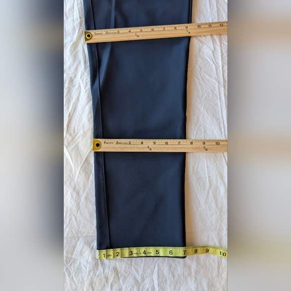 Lululemon On The Move Pant *Lightweight True Navy 💙 color Size 8 Inseam 27" - Picture 14 of 15